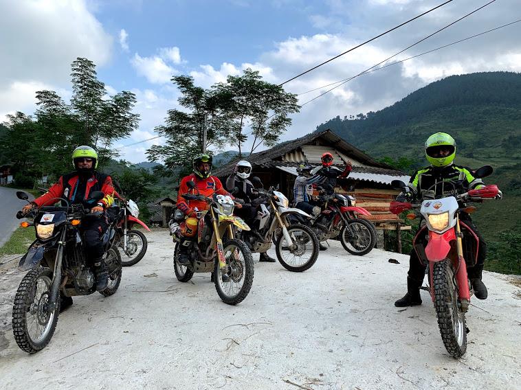 Northern Laos Motorbike Tour to Rural Village, Magnificent Caves and Landscape – 4 days