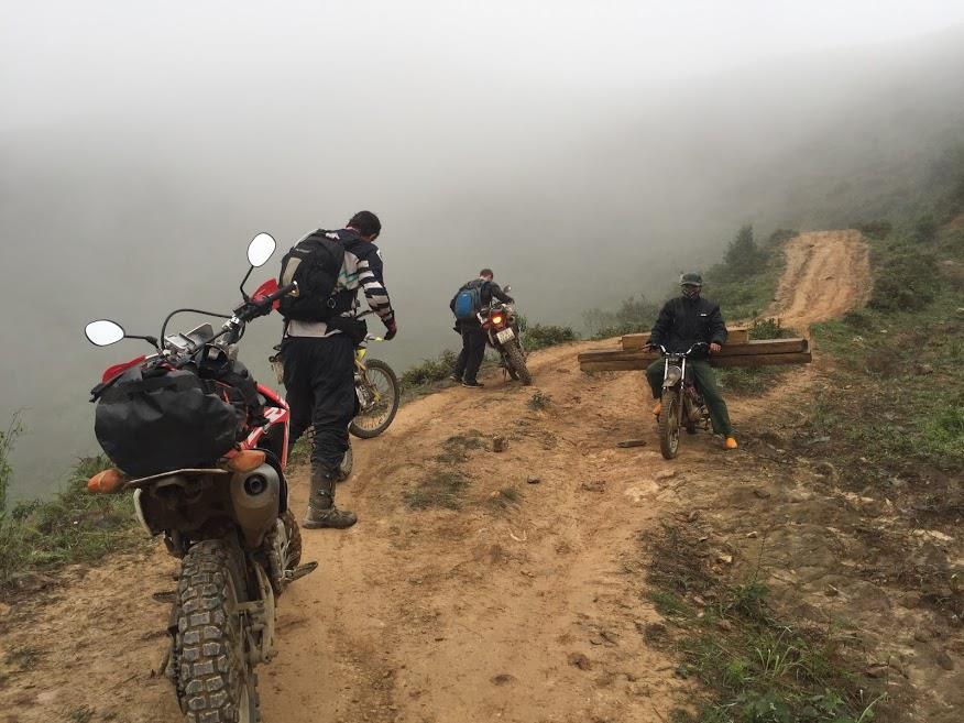 Hanoi Enduro Motorbike Day Tour – Weekend Enduro Tour