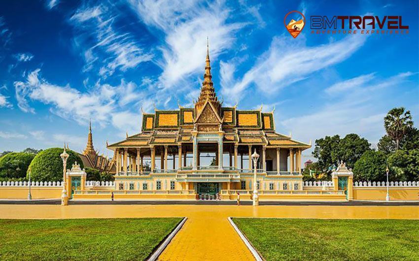 Phonom penh - Cambodia motorbike tours