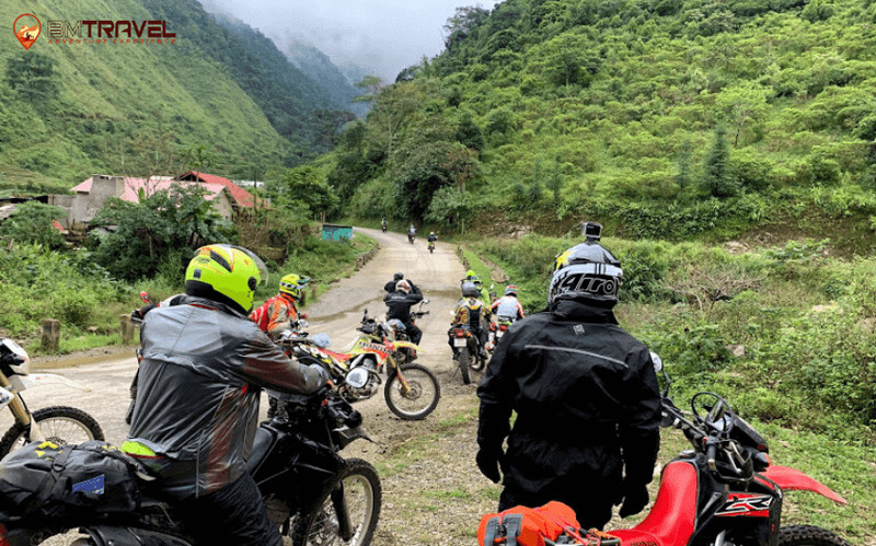 Vietnam - Laos Border Crossing Motorbike Tour