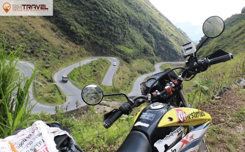 Tham Ma Slope - a stunning destination on the route from Ha Giang to Cao Bang