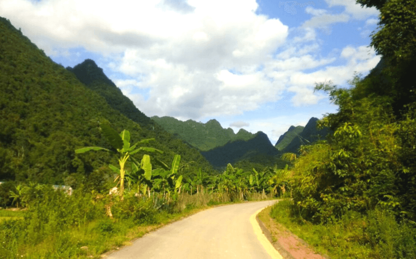 The off-road exploring tour to the famous relic site – Pac Po Cave 5