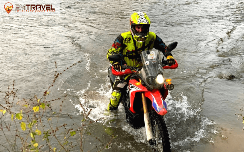 explore Sapa by Motorbike