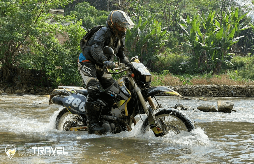 Travel from Hanoi to Ba Be Lake by motorbike