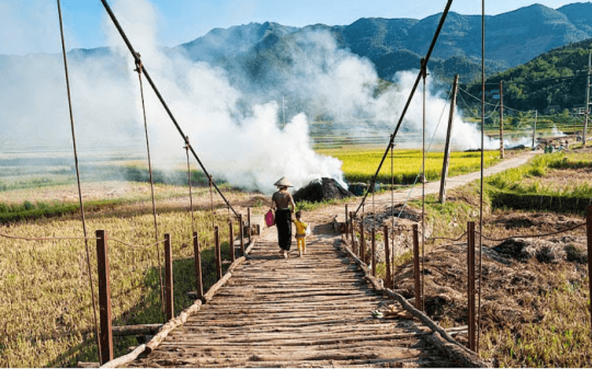 What to visit when traveling to Thac Ba Lake by motorbike