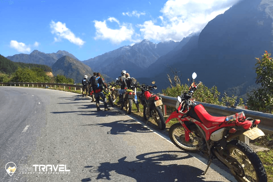 crossing the border with a motorbike from vietnam 1