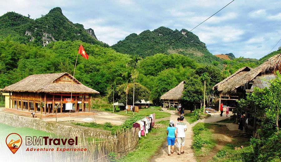 Hanoi- Mai Chau in north vietnam by motorbike day 1