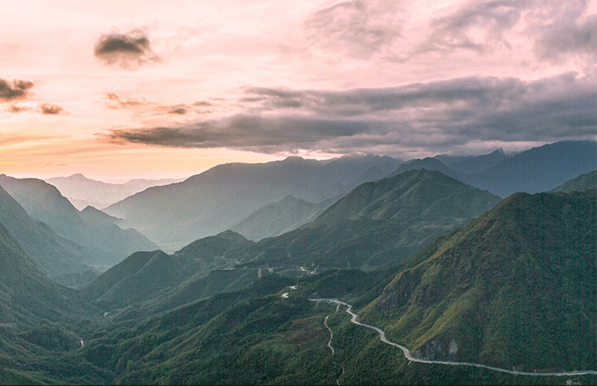 Explore the region of elegant beauty in Ha Giang motorbike tours adventure - 10 Days