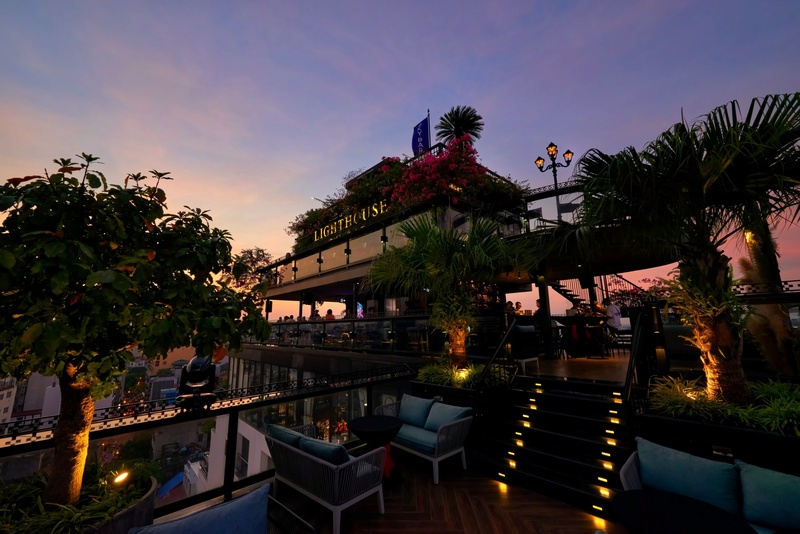 lighthouse sky bar & restaurant