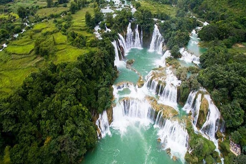 ban gioc waterfall..