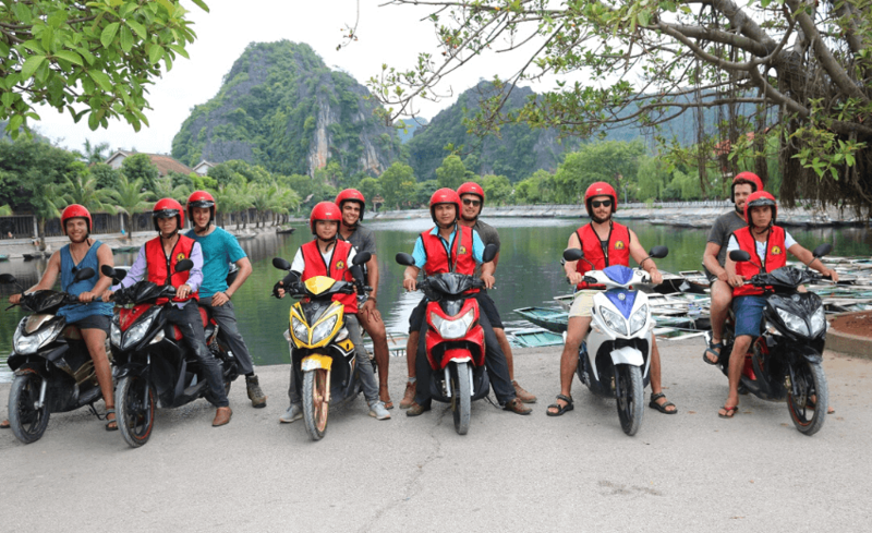 join hanoi short motorbike tour