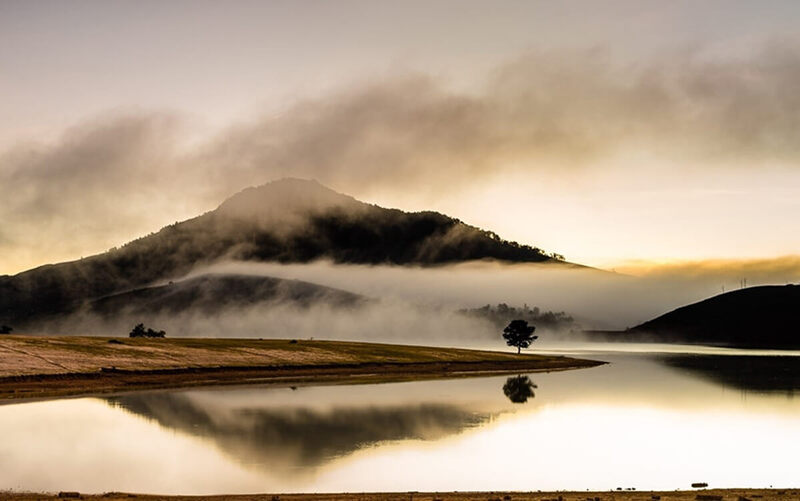 suoi vang lake