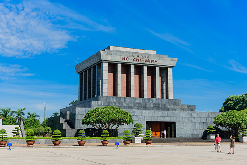 visit ho chi minh mausoleum