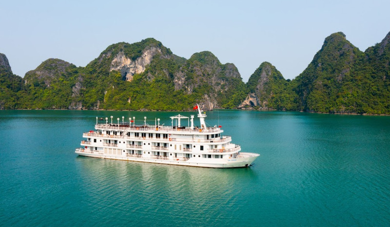 the best time to visit ha long bay