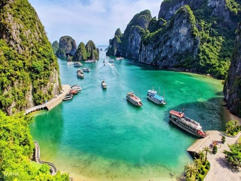 introduction to halong bay