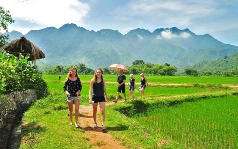 what to bring when traveling to vietnam in july